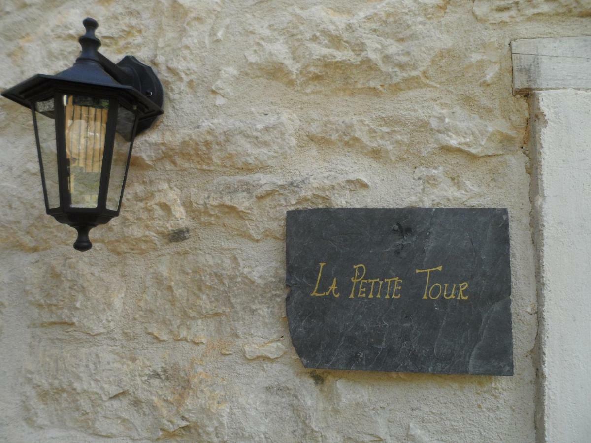 فيلا La Petite Tour Carlux المظهر الخارجي الصورة